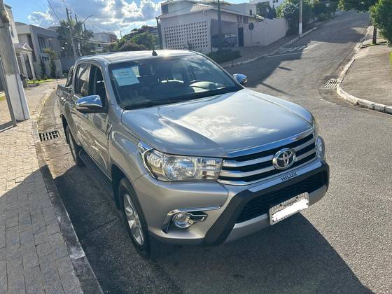 TOYOTA HILUX 2016