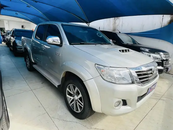 TOYOTA HILUX 2013