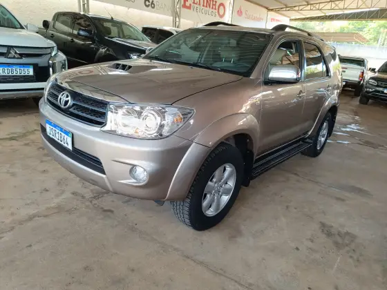 TOYOTA HILUX SW4 2009