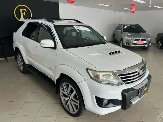 TOYOTA HILUX SW4 2014