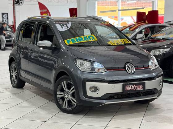 VOLKSWAGEN CROSS UP 2019
