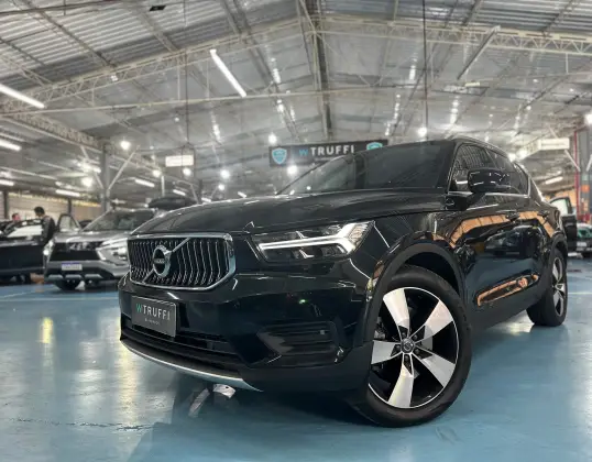 VOLVO XC40 2022