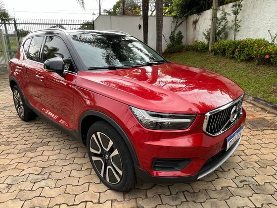 VOLVO XC40 2021