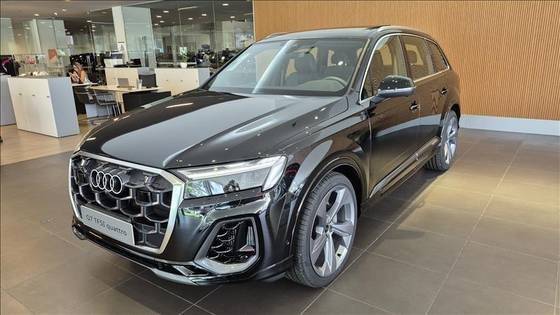 AUDI Q7 2025