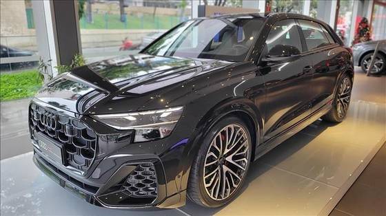 AUDI Q8 2025