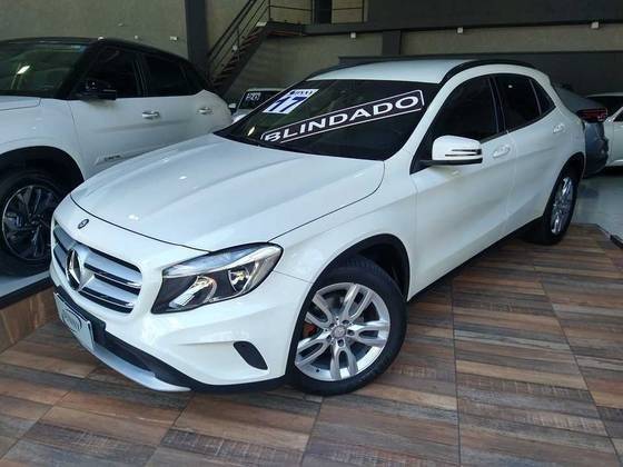 MERCEDES-BENZ GLA 200 2017
