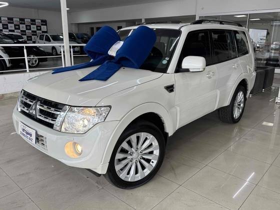 MITSUBISHI PAJERO FULL 2014