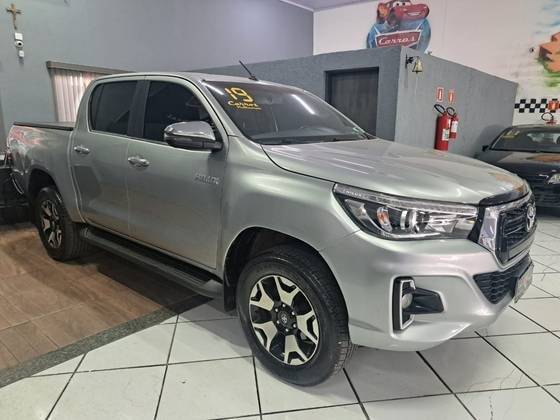 TOYOTA HILUX 2019