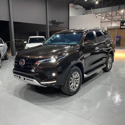 TOYOTA HILUX SW4 2021