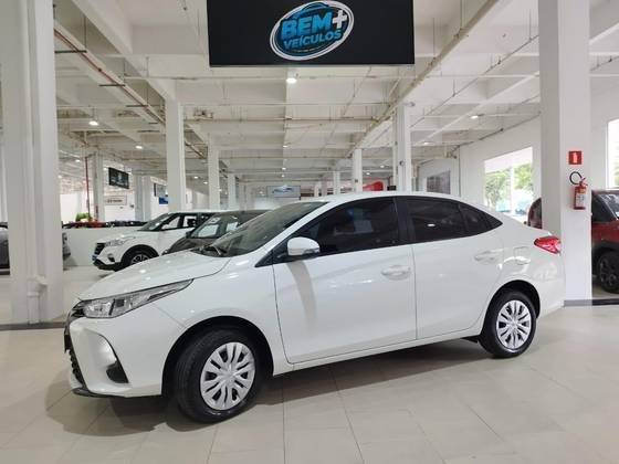 TOYOTA YARIS 2023