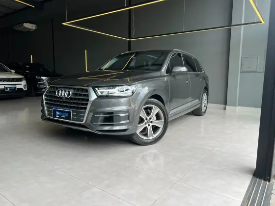 AUDI Q7 2019