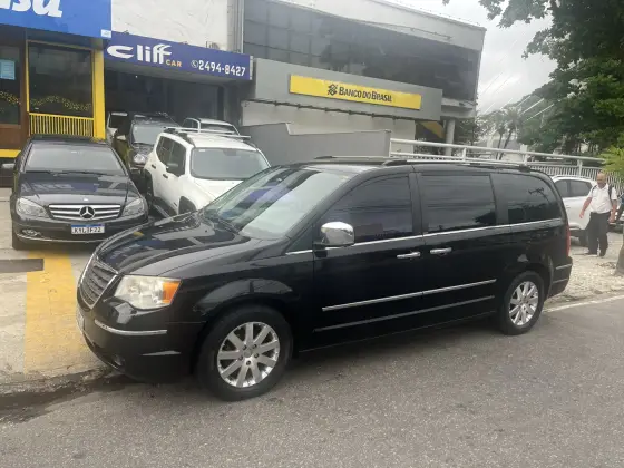 CHRYSLER TOWN & COUNTRY 2008