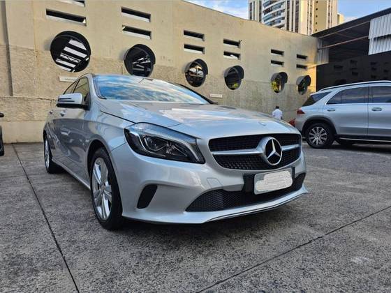 MERCEDES-BENZ A 200 2016