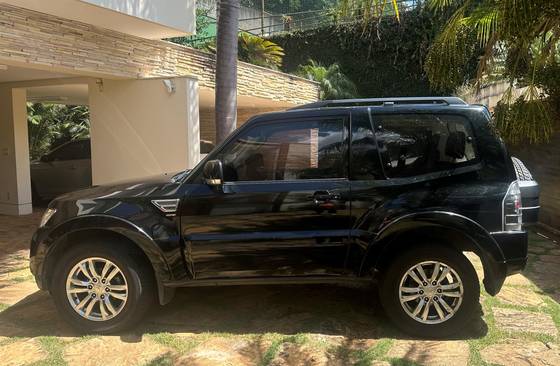 MITSUBISHI PAJERO FULL 2018