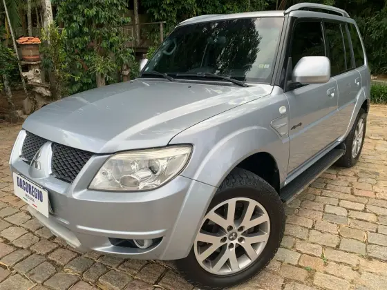 MITSUBISHI PAJERO TR4 2015