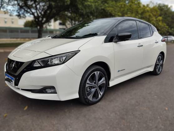 NISSAN LEAF 2022