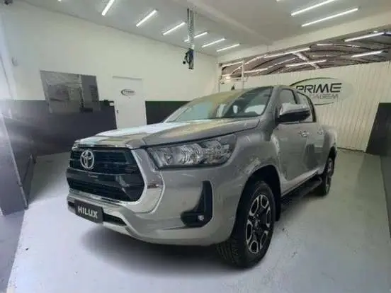 TOYOTA HILUX 2025