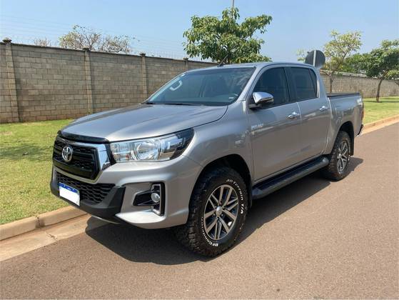 TOYOTA HILUX 2019