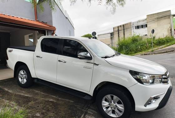 TOYOTA HILUX 2017