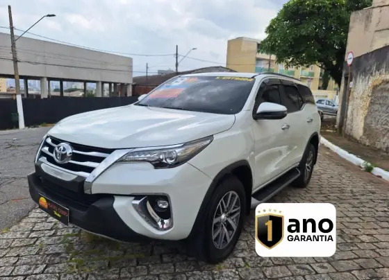 TOYOTA HILUX SW4 2019