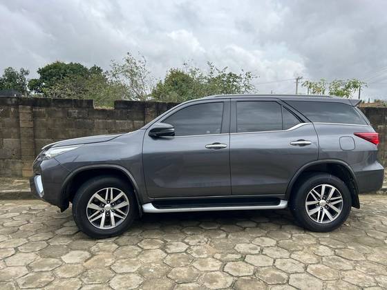 TOYOTA HILUX SW4 2019