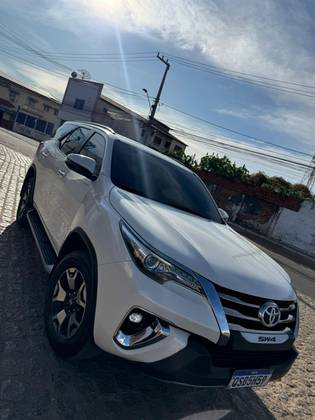 TOYOTA HILUX SW4 2019