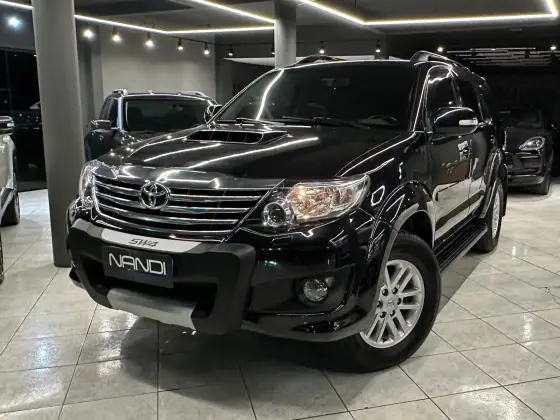 TOYOTA HILUX SW4 2013