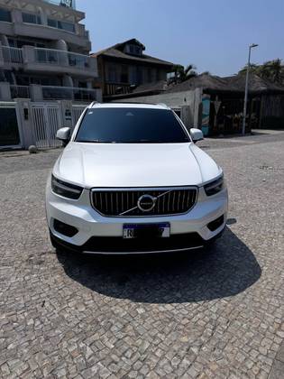 VOLVO XC40 2021