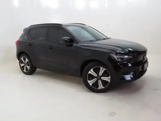 VOLVO XC40 2023