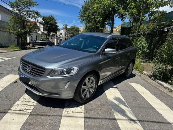 VOLVO XC60 2017