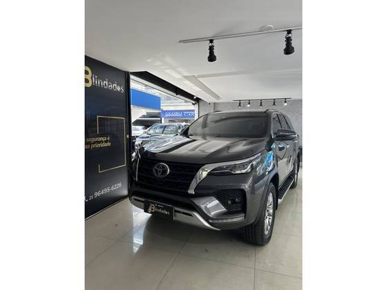 TOYOTA HILUX SW4 2021