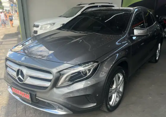 MERCEDES-BENZ GLA 200 2017