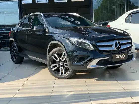 MERCEDES-BENZ GLA 200 2015