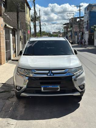 MITSUBISHI OUTLANDER 2016