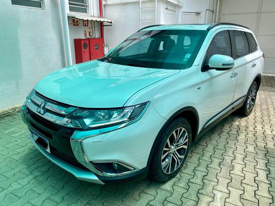MITSUBISHI OUTLANDER 2016