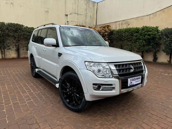 MITSUBISHI PAJERO FULL 2018
