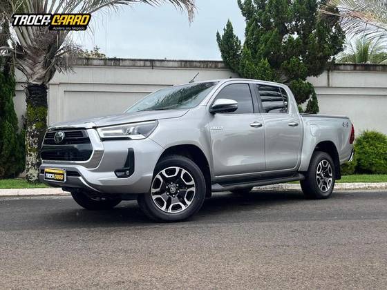 TOYOTA HILUX 2022