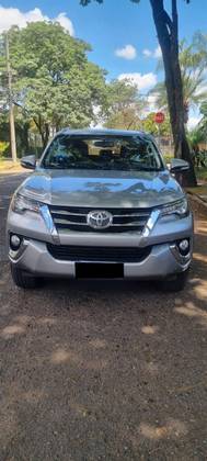 TOYOTA HILUX SW4 2017