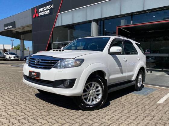 TOYOTA HILUX SW4 2015