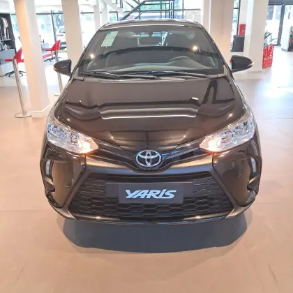 TOYOTA YARIS 2025