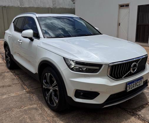 VOLVO XC40 2021