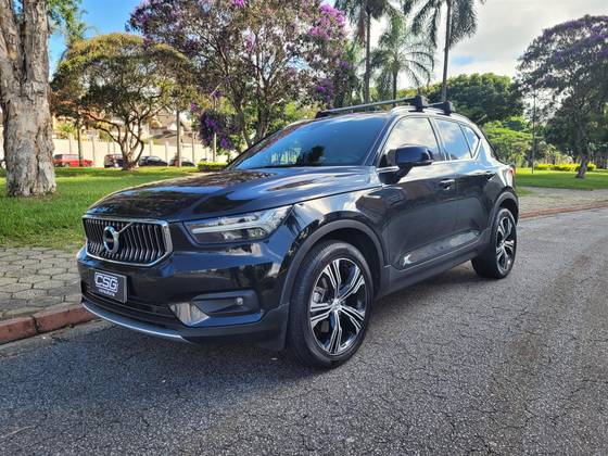 VOLVO XC40 2021