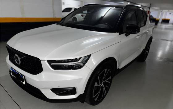 VOLVO XC40 2020