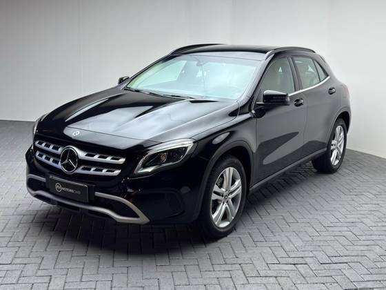 MERCEDES-BENZ GLA 200 2020