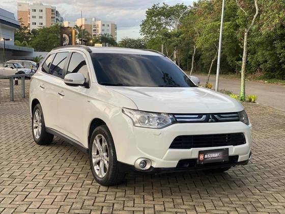 MITSUBISHI OUTLANDER 2014