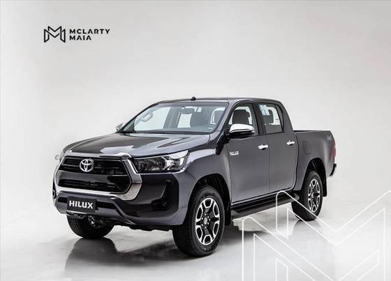 TOYOTA HILUX 2025