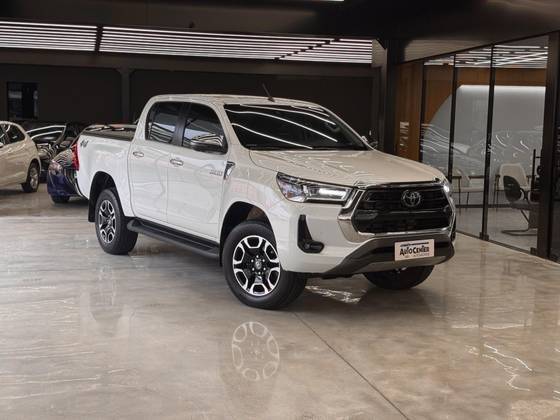 TOYOTA HILUX 2022