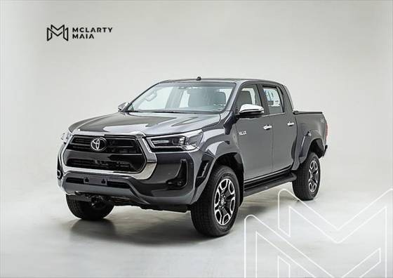 TOYOTA HILUX 2025