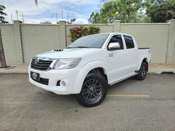 TOYOTA HILUX 2013
