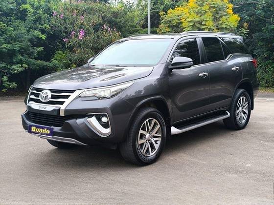 TOYOTA HILUX SW4 2020